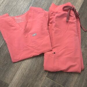 FIGS Coral Scrub Set